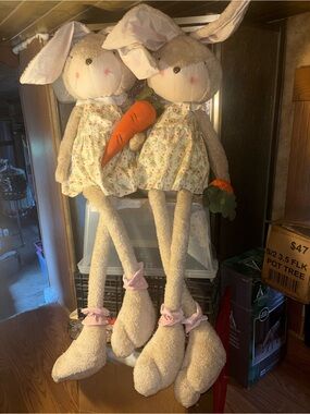 Evergreen "Bunny Blooms" fabric table decor